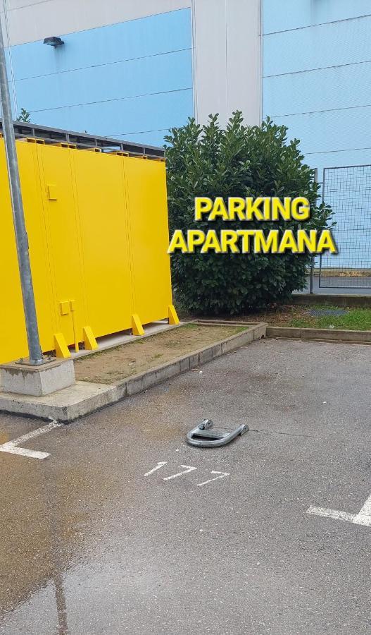 Apartman Urban & 4 Zagabria Esterno foto